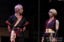 画像ギャラリー No.034のサムネイル画像 / 兄弟の絆を描いた芝居とダンスの両方が堪能できる「ツキステ。」第6幕「紅縁」のゲネプロ公演をレポート