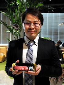 画像ギャラリー No.006のサムネイル画像 / NHNハンゲームの“RPG×釣り”アプリ「フィッシュアイランド2」が2月7日に配信予定。本マグロも振る舞われたプレス向け発表会をレポート