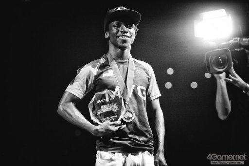 ꡼ No.061 | EVO2017ϡUMvC3סBBCFפʤ5ܤͥԤꤹǽTwitterޤȤᡣ4ܤͥԤꡤ֥Vפˤܿ5̾о