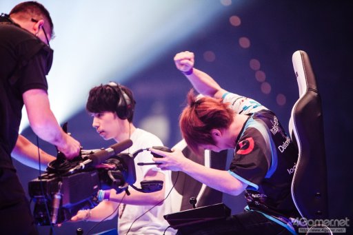 ꡼ No.076 | EVO2017ϡUMvC3סBBCFפʤ5ܤͥԤꤹǽTwitterޤȤᡣ4ܤͥԤꡤ֥Vפˤܿ5̾о