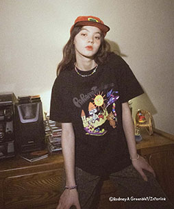 画像ギャラリー No.004のサムネイル画像 / FOREVER 21と「パラッパラッパー」が初コラボ。Tシャツやスウェットパンツなどを7月18日よりオンラインやリアル店舗で販売