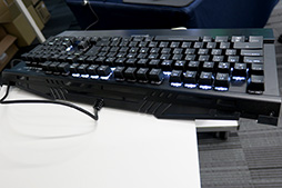 画像ギャラリー No.013のサムネイル画像 / SHARKOONのゲーマー向けブランド「SKILLER」が国内発売決定。第1弾はキーボードとマウス,ヘッドセットなど5製品9モデルに