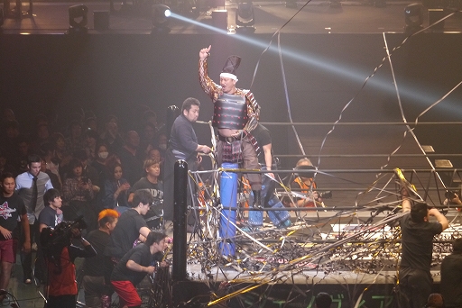 画像ギャラリー No.004のサムネイル画像 / 鎧姿の戦国武将がプロレスのリングに飛ぶ! 「信長の野望〜俺たちの戦国〜」とプロレスがコラボした戦国武将マッチをレポート