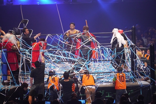 画像ギャラリー No.007のサムネイル画像 / 鎧姿の戦国武将がプロレスのリングに飛ぶ! 「信長の野望〜俺たちの戦国〜」とプロレスがコラボした戦国武将マッチをレポート