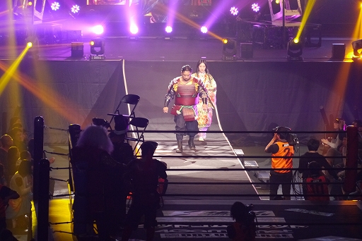 画像ギャラリー No.009のサムネイル画像 / 鎧姿の戦国武将がプロレスのリングに飛ぶ! 「信長の野望〜俺たちの戦国〜」とプロレスがコラボした戦国武将マッチをレポート