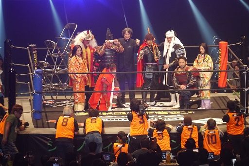 画像ギャラリー No.010のサムネイル画像 / 鎧姿の戦国武将がプロレスのリングに飛ぶ! 「信長の野望〜俺たちの戦国〜」とプロレスがコラボした戦国武将マッチをレポート