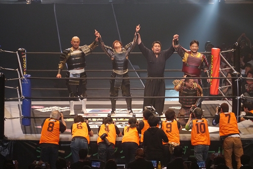 画像ギャラリー No.021のサムネイル画像 / 鎧姿の戦国武将がプロレスのリングに飛ぶ! 「信長の野望〜俺たちの戦国〜」とプロレスがコラボした戦国武将マッチをレポート