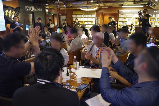 ���������꡼ No.014�Υ���ͥ������ / �֥�͡�����M�׽�θ����ե���ߡ��ƥ��󥰤����š��ץ��ǥ塼�����ؤ��ץ쥤�䡼����˾�ʤɤ˲�����������夬��򸫤������٥�Ȥ��ݡ���