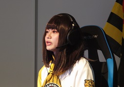 ���������꡼ No.005�Υ���ͥ������ / ��NPB e���ݡ��ĥ��꡼�� ���ץ�ȥ�����2�פΥ����ץ��郎���š�5��������˸�����12���Ĥ����줾��β���˸�����ä�