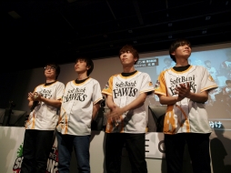 ���������꡼ No.022�Υ���ͥ������ / ��NPB e���ݡ��ĥ��꡼�� ���ץ�ȥ�����2�פΥ����ץ��郎���š�5��������˸�����12���Ĥ����줾��β���˸�����ä�