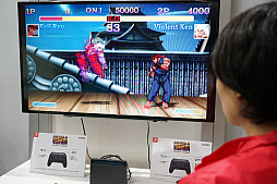 画像ギャラリー No.002のサムネイル画像 / 「ウルトラストリートファイターII」は単なる移植ではない「ストリートファイターII」シリーズの最新作。ゲームバランスは再調整され,協力プレイも楽しめる