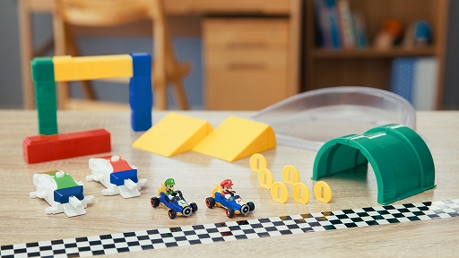 画像ギャラリー No.004のサムネイル画像 / ドリフト走行する「マリオカート」のトミカが3月中旬に発売決定。「マリオカート8デラックス」からマリオ,ルイージ,ヨッシーをラインナップ