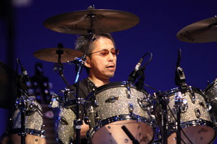 画像ギャラリー No.005のサムネイル画像 / 「逆転裁判」,岩垂徳行氏のバンド“ジャスティス”によるライブが開催決定