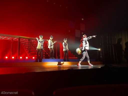 画像ギャラリー No.005のサムネイル画像 / 舞台「アニドルカラーズ キュアステージ SHUFFLE REVUE」ゲネプロレポート。飛んで跳ねて笑顔満開なアニドルに注目!