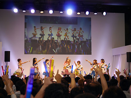 ���������꡼ No.002�Υ���ͥ������ / ���㥹�Ȥˤ���з��饤�֡��ǿ������ȯɽ�ʤ��������������Ƥˡ��֥ߥꥷ����1��ǯ��ǰ�θ������ۿ����٥�Ȥ��ݡ���