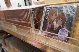 画像ギャラリー No.018のサムネイル画像 / 実際の衣装が間近で見られる企画展「THE IDOLM@STER MILLION LIVE! 6thLIVE TOUR Memories of UNI-ON@IR!!!!」をレポート