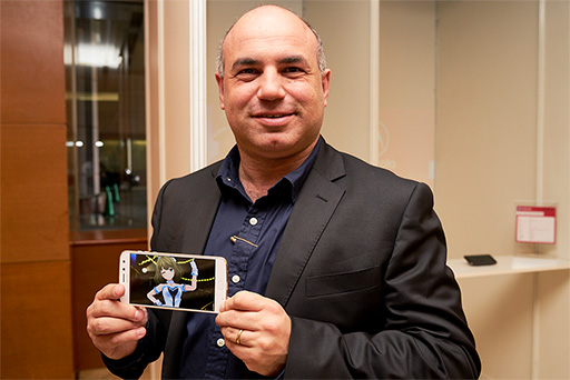 画像ギャラリー No.003のサムネイル画像 / Motorolaの新型スマホ「Moto Z2 Play」テストレポート。ゲームの動作も快適でミドルクラスの有力候補だ