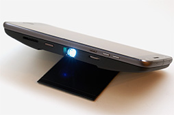 画像ギャラリー No.025のサムネイル画像 / Motorolaの新型スマホ「Moto Z2 Play」テストレポート。ゲームの動作も快適でミドルクラスの有力候補だ