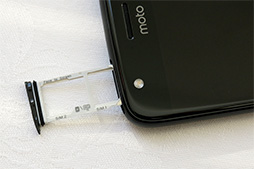 画像ギャラリー No.006のサムネイル画像 / Motorola,デュアルレンズ搭載の新型スマートフォン「Moto X4」を発売。「Moto Mods」の新作となるゲームパッドも