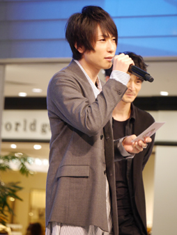 画像ギャラリー No.007のサムネイル画像 / 乙女の心をズバン! ドゥンギュン! 胸キュン生ボイスで会場を魅了したAGF 2017「『イケメンシリーズ』私立IKEMEN学園課外授業」の模様をチェック