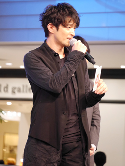 画像ギャラリー No.009のサムネイル画像 / 乙女の心をズバン! ドゥンギュン! 胸キュン生ボイスで会場を魅了したAGF 2017「『イケメンシリーズ』私立IKEMEN学園課外授業」の模様をチェック