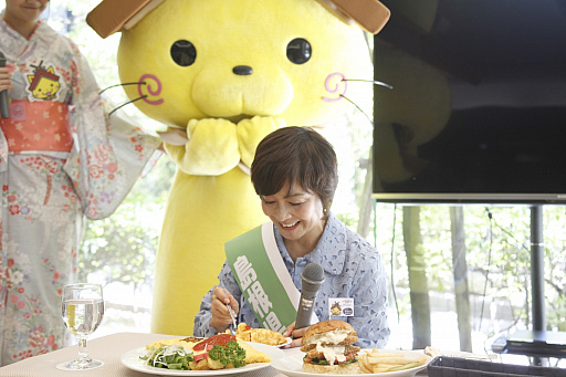 画像ギャラリー No.003のサムネイル画像 / 「√Letterルートレター」とのコラボも行われる「しまねっこカフェ」のオープニングイベントをレポート