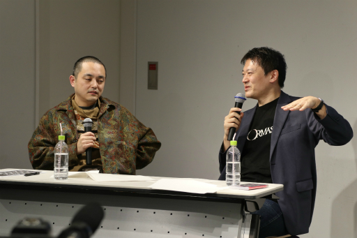 画像ギャラリー No.007のサムネイル画像 / 「レイジングループ」のamphibian氏と「パラノマサイト」の石山貴也氏によるトークショーをレポート。両タイトル開発時の裏話などが明らかに