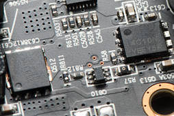 画像ギャラリー No.024のサムネイル画像 / PowerColorの「Radeon RX 580 XTR」カードをテスト。選別版Polaris 20は通常版と何が違うのか