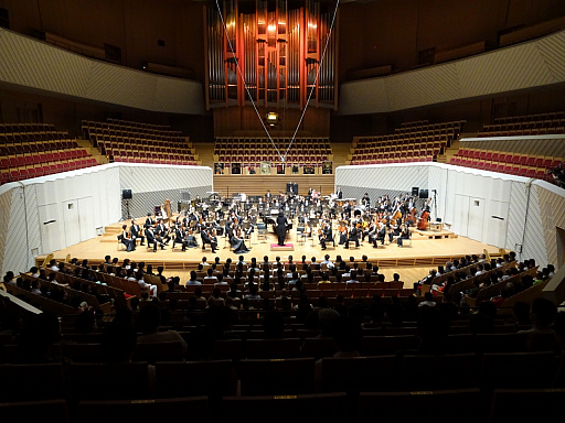 画像ギャラリー No.001のサムネイル画像 / シブサワ・コウ活動35周年の記念コンサートをレポート。さまざまな伝統芸術が融合したステージに来場者が酔いしれた