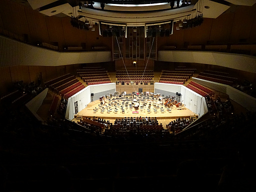 画像ギャラリー No.004のサムネイル画像 / シブサワ・コウ活動35周年の記念コンサートをレポート。さまざまな伝統芸術が融合したステージに来場者が酔いしれた