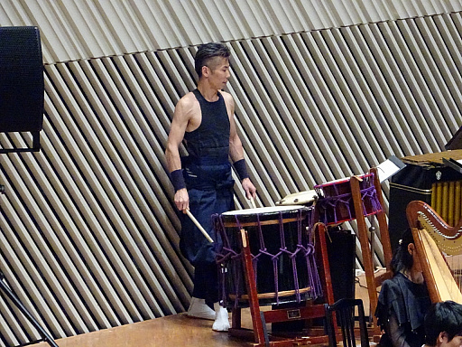 画像ギャラリー No.012のサムネイル画像 / シブサワ・コウ活動35周年の記念コンサートをレポート。さまざまな伝統芸術が融合したステージに来場者が酔いしれた