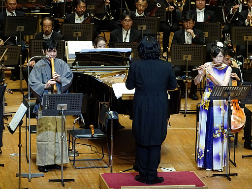 画像ギャラリー No.013のサムネイル画像 / シブサワ・コウ活動35周年の記念コンサートをレポート。さまざまな伝統芸術が融合したステージに来場者が酔いしれた