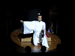 画像ギャラリー No.016のサムネイル画像 / シブサワ・コウ活動35周年の記念コンサートをレポート。さまざまな伝統芸術が融合したステージに来場者が酔いしれた