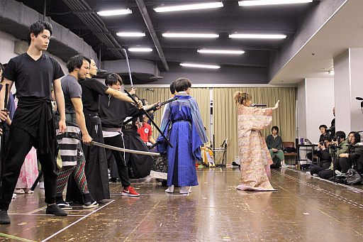 画像ギャラリー No.004のサムネイル画像 / 2つのストーリーが楽しめる舞台「信長の野望・大志 -春の陣- 天下布武 〜金泥の首編〜」の公開稽古をレポート。キャスト陣のコメントも