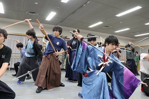 画像ギャラリー No.001のサムネイル画像 / 「信長の野望・大志」の舞台第2弾「冬の陣 王道執行〜騎虎の白塩編〜」の公開稽古をレポート。第三弾「最終章 本能寺の変」も発表に