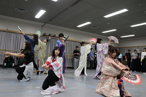 画像ギャラリー No.005のサムネイル画像 / 「信長の野望・大志」の舞台第2弾「冬の陣 王道執行〜騎虎の白塩編〜」の公開稽古をレポート。第三弾「最終章 本能寺の変」も発表に