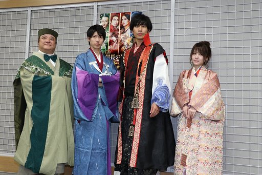 画像ギャラリー No.006のサムネイル画像 / 「信長の野望・大志」の舞台第2弾「冬の陣 王道執行〜騎虎の白塩編〜」の公開稽古をレポート。第三弾「最終章 本能寺の変」も発表に