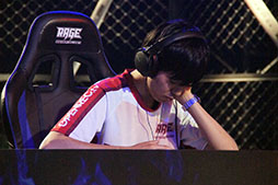 画像ギャラリー No.017のサムネイル画像 / 「サヴァスロ」の公式全国大会「RAGE SERVANT of THRONES IMPERIAL」をレポート。優勝賞金400万円はメイジさん選手の手に