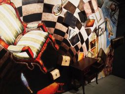 画像ギャラリー No.006のサムネイル画像 / 「不思議の国のアリス」をモチーフにした「Lost Alice」の世界が体験できる「うた☆プリShining Masterpiece Show 企画展」をレポート