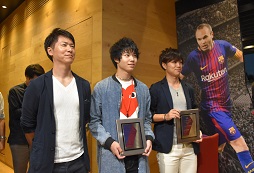 画像ギャラリー No.011のサムネイル画像 / 「CO-OPモード」が楽しい「ウイニングイレブン 2018」のメディア体験会をレポート。制作者のメッセージもお届け