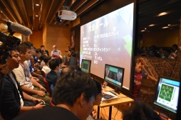 画像ギャラリー No.001のサムネイル画像 / 「ウイイレ」で国をまたいだアジアカップ!――突如KONAMI社内に出来た「esportsメディア推進室」とは何をする部署なのか,室長に根掘り葉掘り聞いてみよう