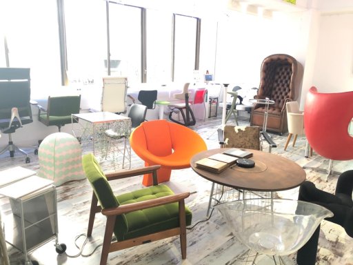 画像ギャラリー No.001のサムネイル画像 / 新宿の「ギャラリーエルシャダイ」が移転。4月3日にリニューアルオープン