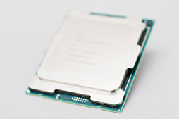 画像ギャラリー No.037のサムネイル画像 / 「Core i9-7900X」「Core i7-7740X」レビュー前編。10コアのSkylake-Xと4コアのKaby Lake-Xは誰のためのものか