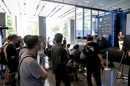 画像ギャラリー No.008のサムネイル画像 / Intelが秋葉原でPCゲームイベントを開催。シカゴでのeスポーツイベント観戦が当たるキャンペーンもスタート