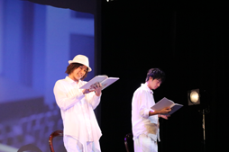 画像ギャラリー No.008のサムネイル画像 / スマホ連動”ヒロイン体験 朗読劇”の第1回公演「スイートルームで悪戯なキス」が開幕。ゲネプロの速報レポートを公開