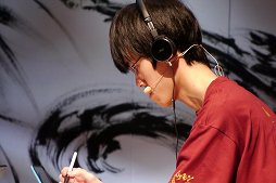 画像ギャラリー No.010のサムネイル画像 / あらゆる年齢層のトレーナー達が竜王の座を目指し,頭脳戦に挑んだ「第3回 ポケモン竜王戦」レポート