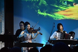 ���������꡼ No.034�Υ���ͥ������ / �֥��ȥꥨ ����饤��׽�Υ��ե饤�󥤥٥�Ȥ��ݡ��ȡ������ͥ�ؤΥ��ߥ���ʥȡ������硼�䡤��������BGM�������դ��礤������