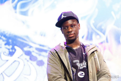 画像ギャラリー No.010のサムネイル画像 / 「ドラゴンボール ファイターズ」の最強プレイヤーが集結。第31回 東京国際映画祭にて行なわれた招待制トーナメント大会“超(スーパー)マッチ”レポート