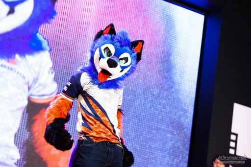 画像ギャラリー No.016のサムネイル画像 / 「ドラゴンボール ファイターズ」の最強プレイヤーが集結。第31回 東京国際映画祭にて行なわれた招待制トーナメント大会“超(スーパー)マッチ”レポート