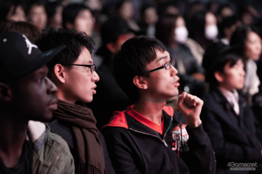 画像ギャラリー No.038のサムネイル画像 / 「ドラゴンボール ファイターズ」の最強プレイヤーが集結。第31回 東京国際映画祭にて行なわれた招待制トーナメント大会“超(スーパー)マッチ”レポート